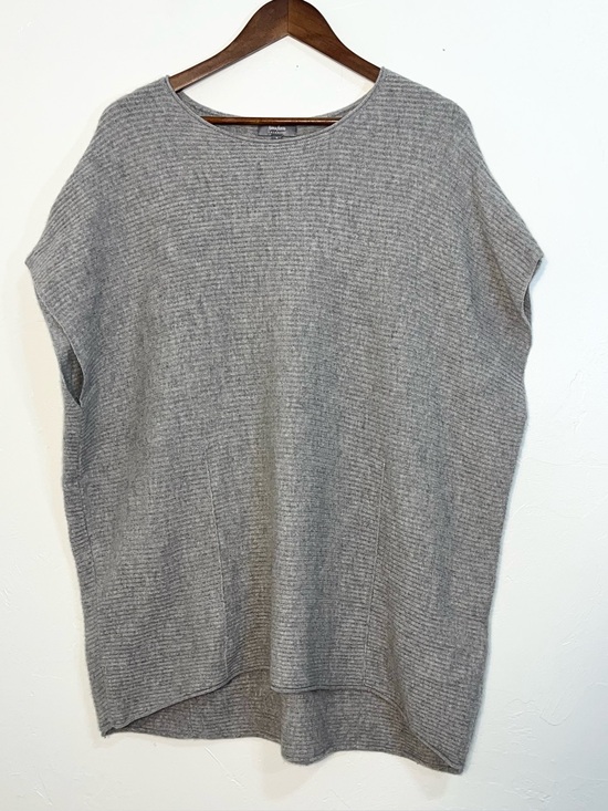 Neiman Marcus Sweaters - Neiman Marcus 100% Cashmere Gray Ribbed Short Sleeve Tunic Sweater